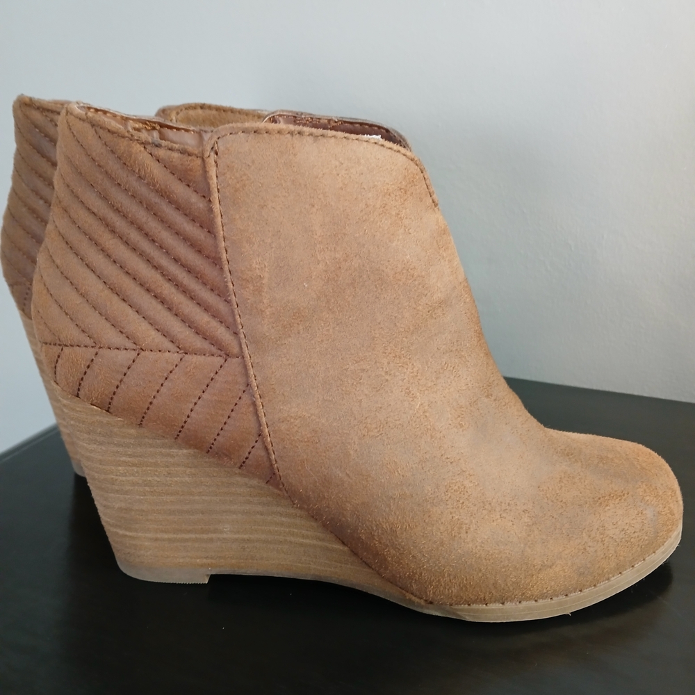 Women's Tan Wedge Ankle Boots